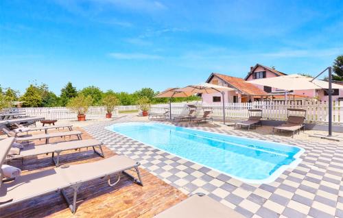Beautiful Home In Budrovac With Wi-Fi