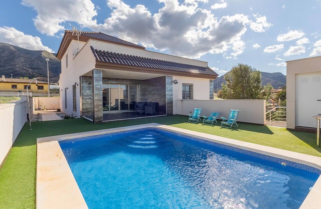Beautiful home in Cox