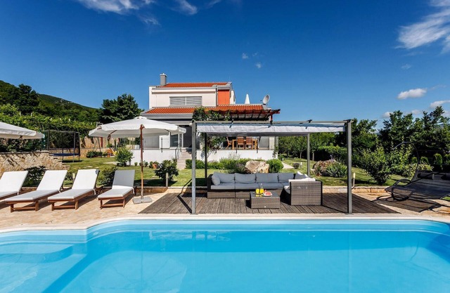 Beautiful home in Dicmo with sauna