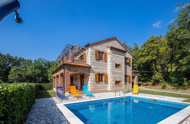 Preciosa casa en Dolinci con sauna