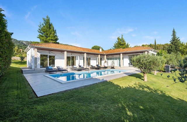 Preciosa casa en Dubrava con sauna