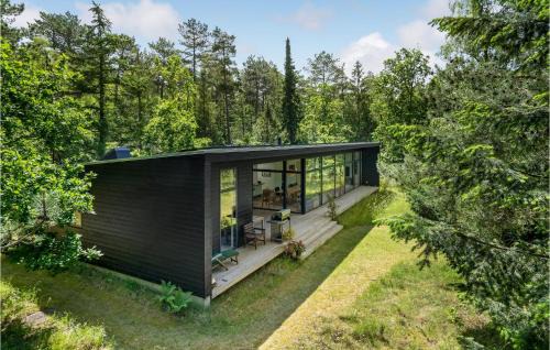 Beautiful Home In Fårevejle With Wifi