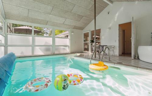 Beautiful Home In Glesborg With Wifi