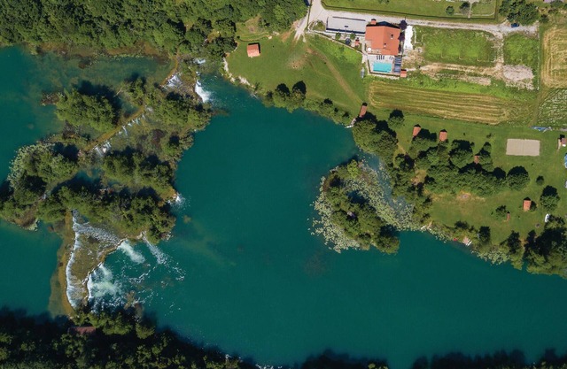 Hermosa casa en Gornji Zvecaj
