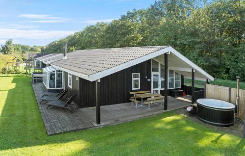 Beautiful Home In Juelsminde With Sauna