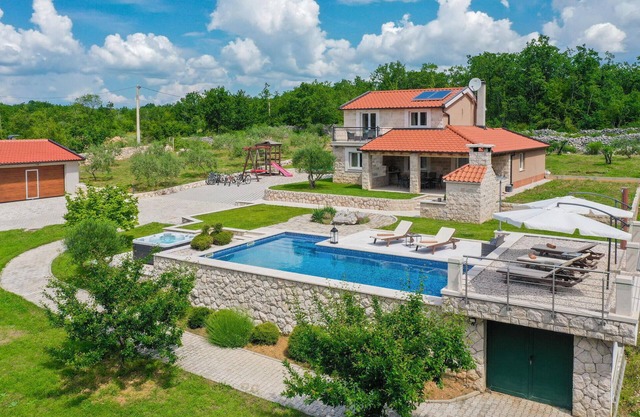 Hermosa casa en Kamen Most