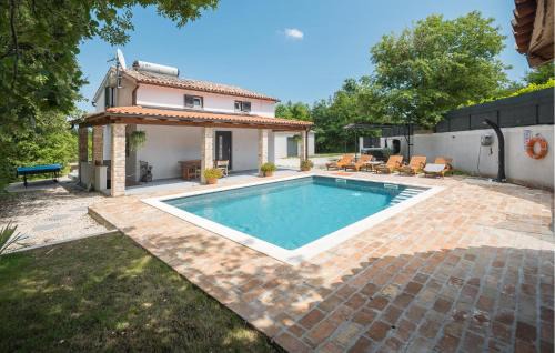 Beautiful Home In Krnicari With Wifi
