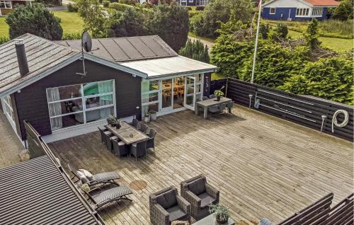 Beautiful Home In Løgstrup