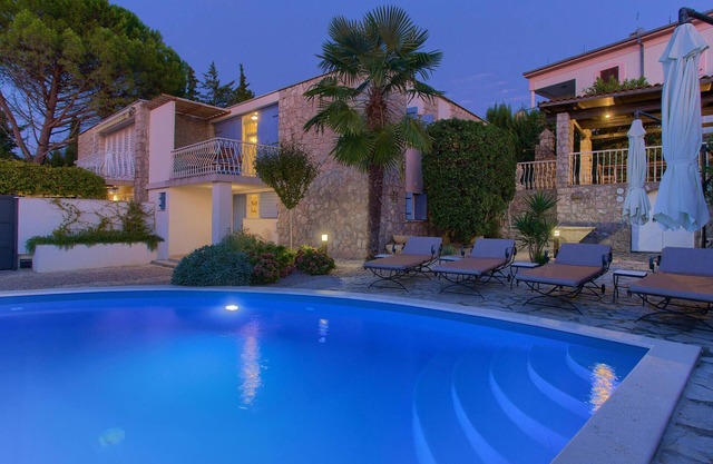 Hermosa casa en Malinska con sauna