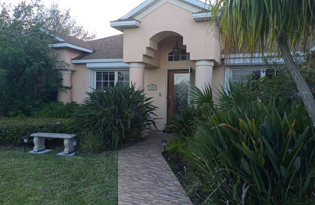 Beautiful home in peaceful and safe neighborhood, next to shoppes, restaurants..