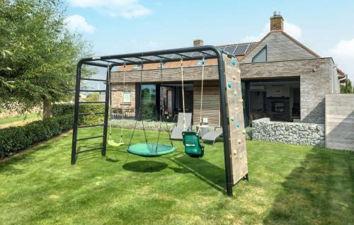 Beautiful Home In Poperinge With Wifi
