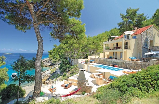 Beautiful Home In Prigradica With Jacuzzi