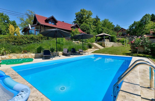 Hermosa casa en Seketin con sauna