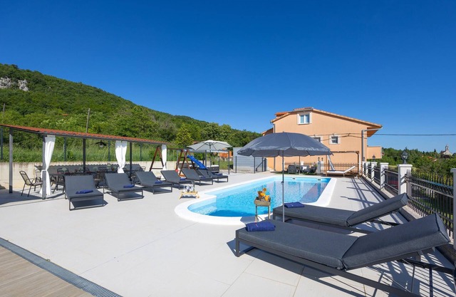 Hermosa casa en Sinj