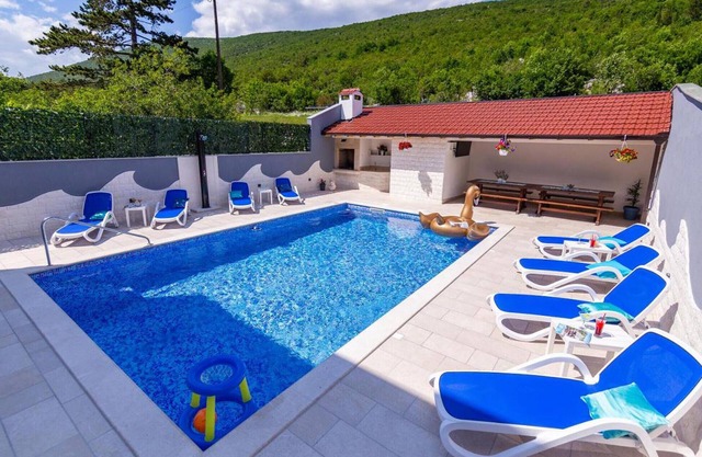 Hermosa casa en Slivno con WiFi