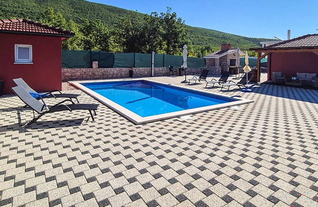 Beautiful home in Slivno