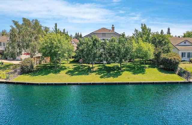 Beautiful home in the quiet community with stunning lake view - One Month Min.