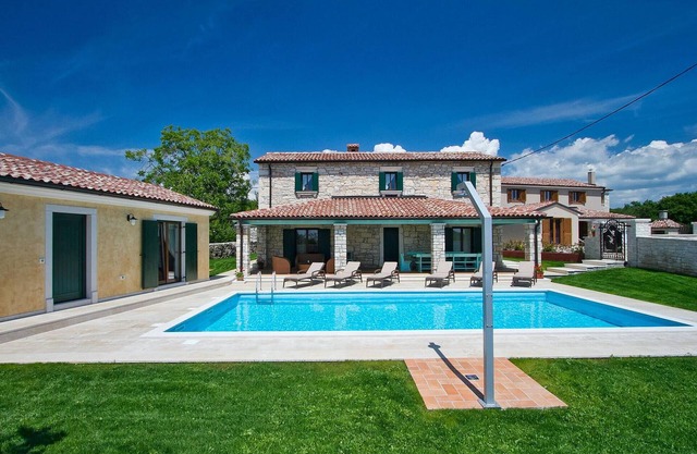Hermosa casa en Tinjan