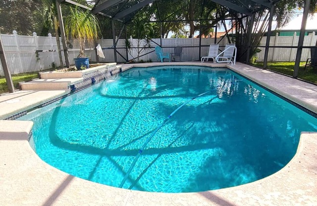 Beautiful Home in East Port St Lucie. Heated and Screened Saltwater Pool