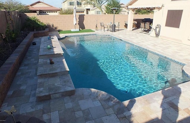 Hermosa casa en San Tan Valley Piscina climatizada y patio trasero completamente embaldosado