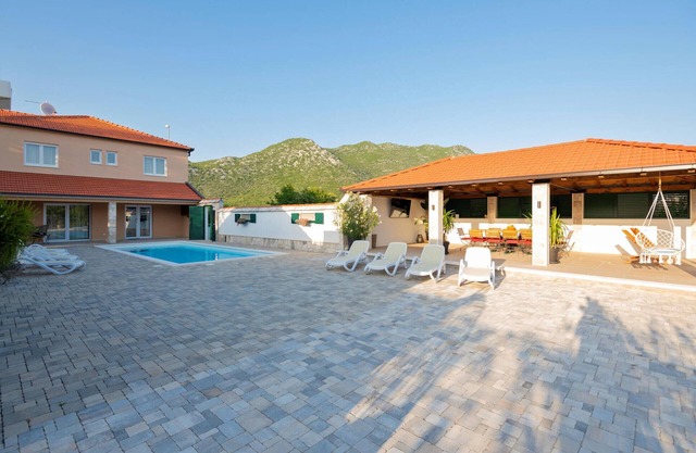 Hermosa casa en Zavojane