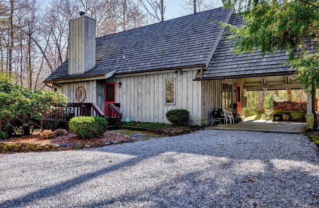 Beautiful Home Located in High Hampton - Taylor House