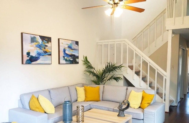 Beautiful Home near Downtown| King bed