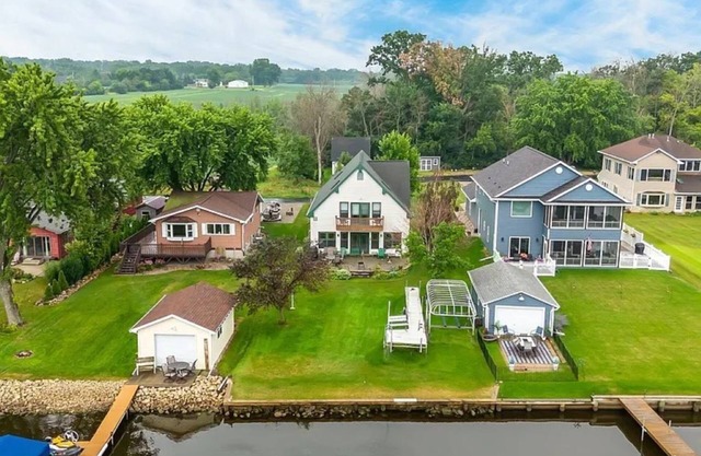 Beautiful home on Lake Butte des Morts for the 2025 NFL Draft or EAA Convention