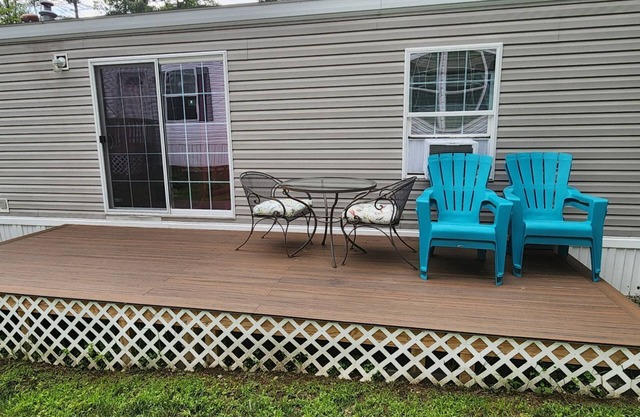 ¡Lake Winnipesaukee está llamando a un hogar tranquilo, cómodo y asequible!
