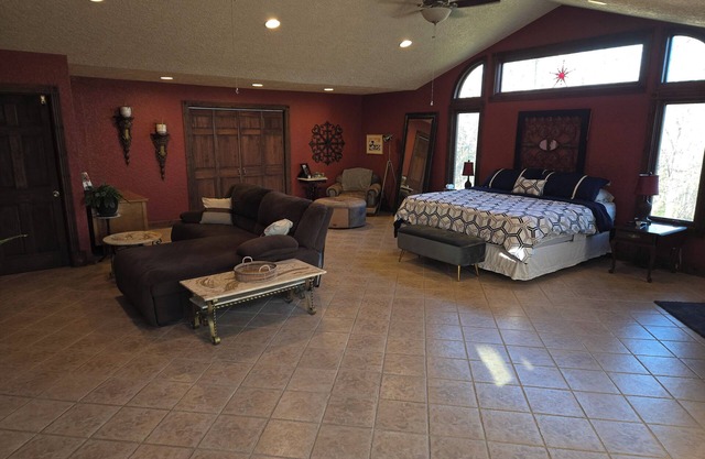 Beautiful home on the wine trail. Pool, cooks kitchen, incredible master suite