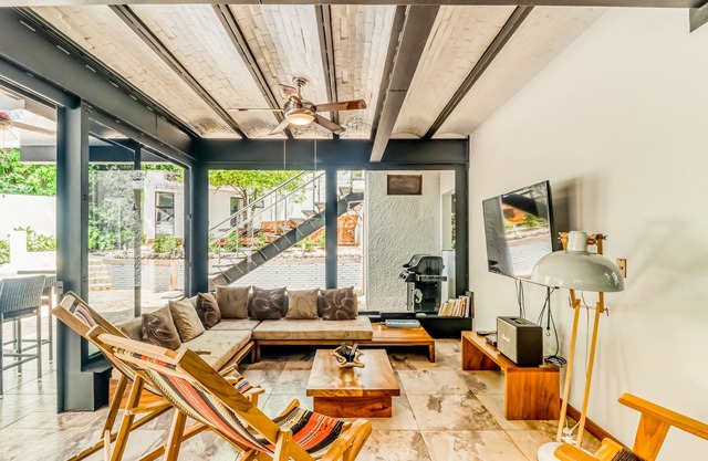 Beautiful home w/ private pool, outdoor dining w/ private grill, & accessibility