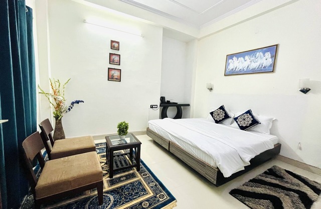 Beautiful homestay with nature all around. 5 min from Taj Mahal!