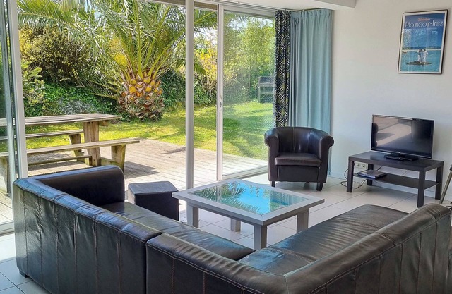 HERMOSA CASA A 100 METROS DE LA PLAYA CON PISCINA 4 *