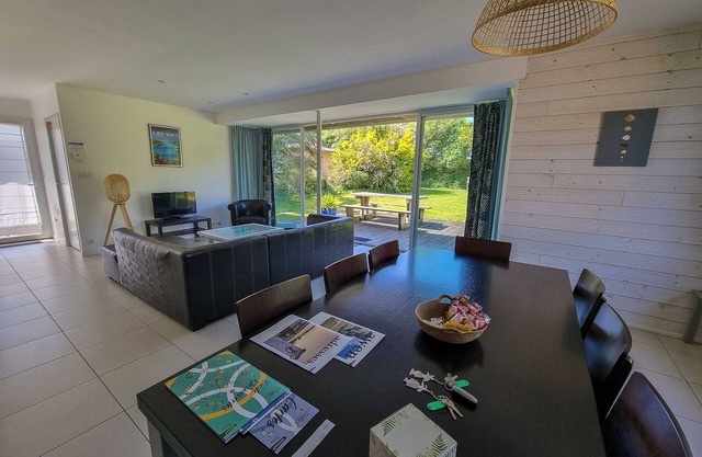 HERMOSA CASA A 100 METROS DE LA PLAYA CON PISCINA COMPARTIDA - 8 personas