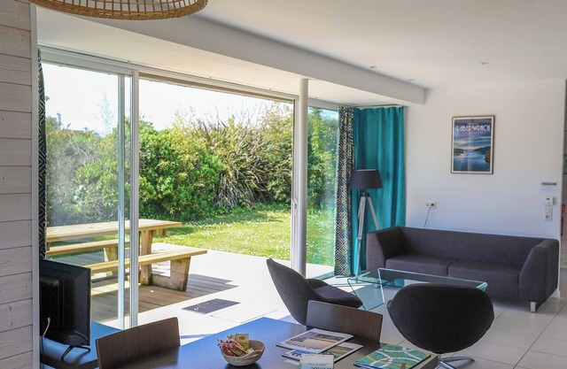 HERMOSA CASA A 100 METROS DE LA PLAYA CON PISCINA 4 *