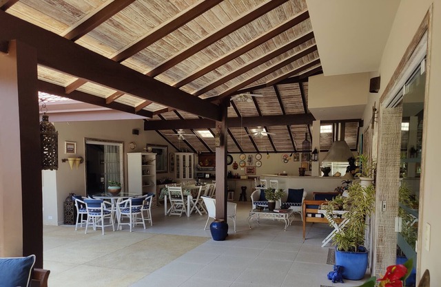 Beautiful House 720m²! Spacious Rooms and Cozy Environments.
