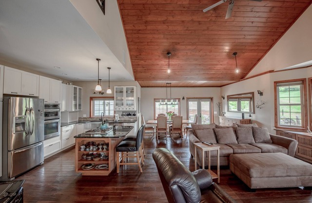 Hermosa casa más apartamento privado, a solo 6 millas del río Hood.