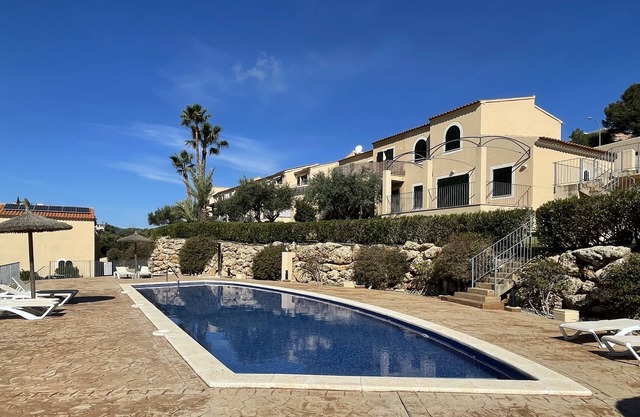 Preciosa casa (wifi) en Cala Romantica, con piscina y jardín, 3 personas max.