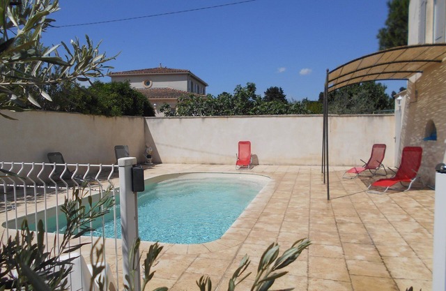 Hermosa casa en una piscina tranquila, privada y vallada en el corazón de la Provenza