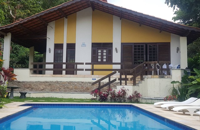 Linda casa en la sierra con piscina, sauna, duchas, billar, cancha, barbacoa