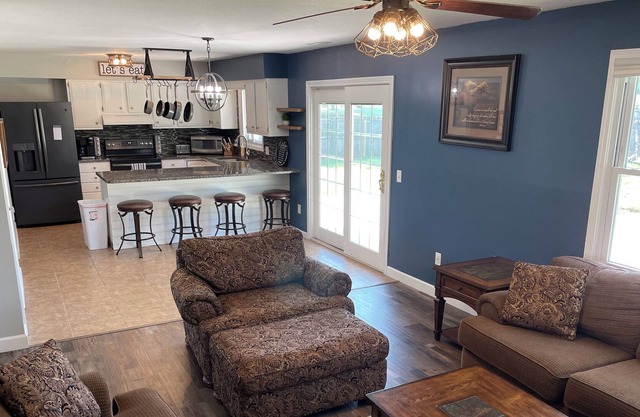 Beautiful House Minutes from Lutheran Hospital!