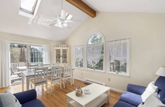Beautiful house minutes from Charlestown Beach