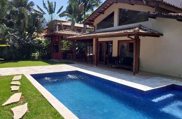 HERMOSA CASA CON PISCINA EN CONDOMINIO CERCA DE LA PLAYA - Pauba / MARESIAS
