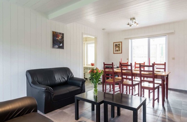 Moderna casa de vacaciones en Vencimont con terraza