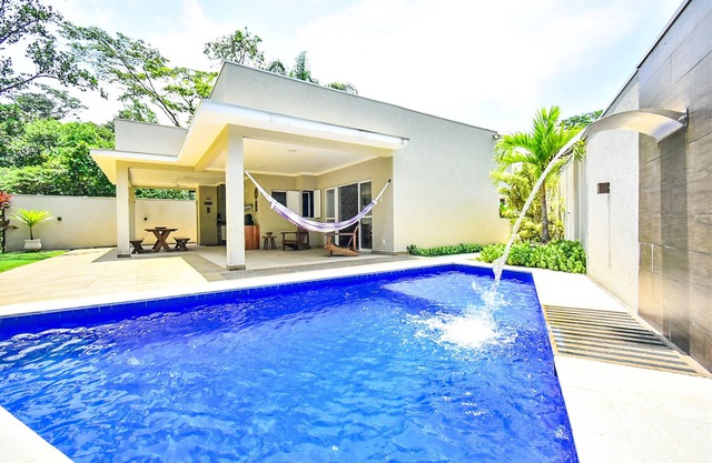 Hermosa casa con piscina 10 personas