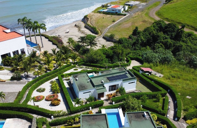 Hermosa casa con vista al mar en Jama Campay