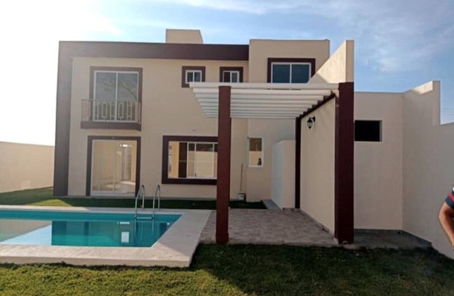 Hermosa Casa sola con piscina privada en Cd. Ayala, Morelos.