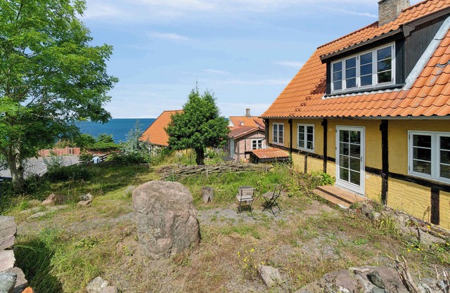 Beautiful house with sea view and fireplace