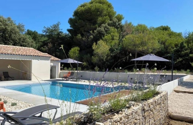Beautiful independent guesthouse in the heart of the Drôme Provençale