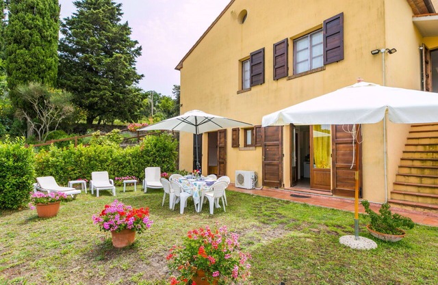 Apartamento con WIFI, A/C, piscina, TV, patio, mascotas permitida, vista panorámica, aparcamiento